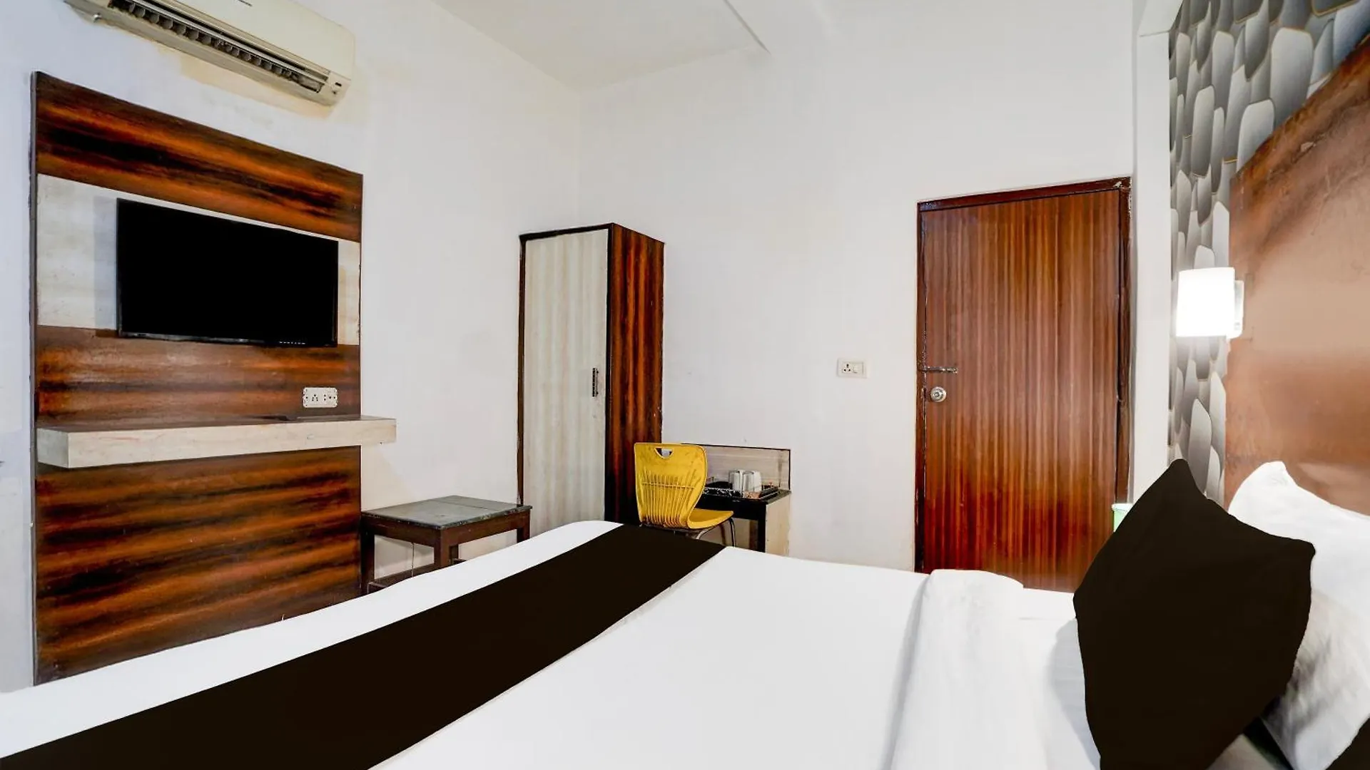 Super Collection O Tourist Complex Area Formerly Kanha Continental Agra  0*, Agra (Uttar Pradesh)