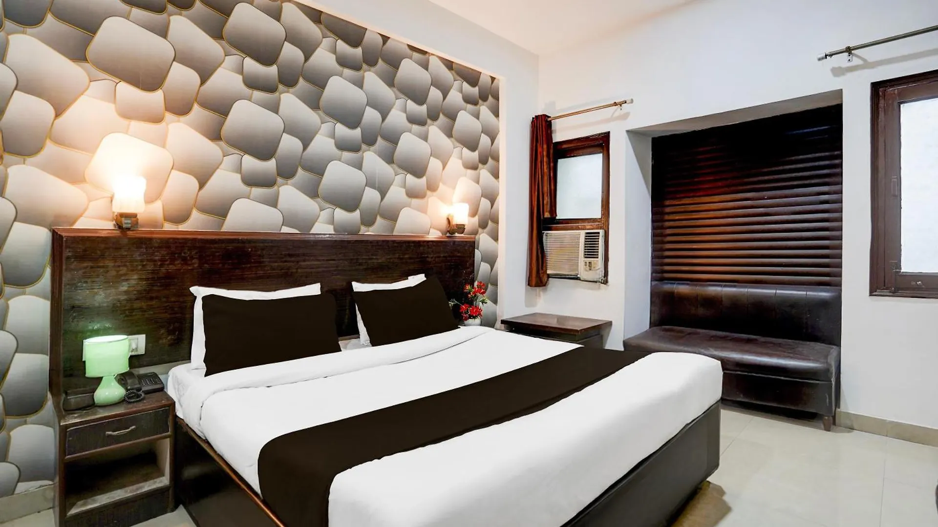 Hotel Super Collection O Tourist Complex Area Formerly Kanha Continental Agra