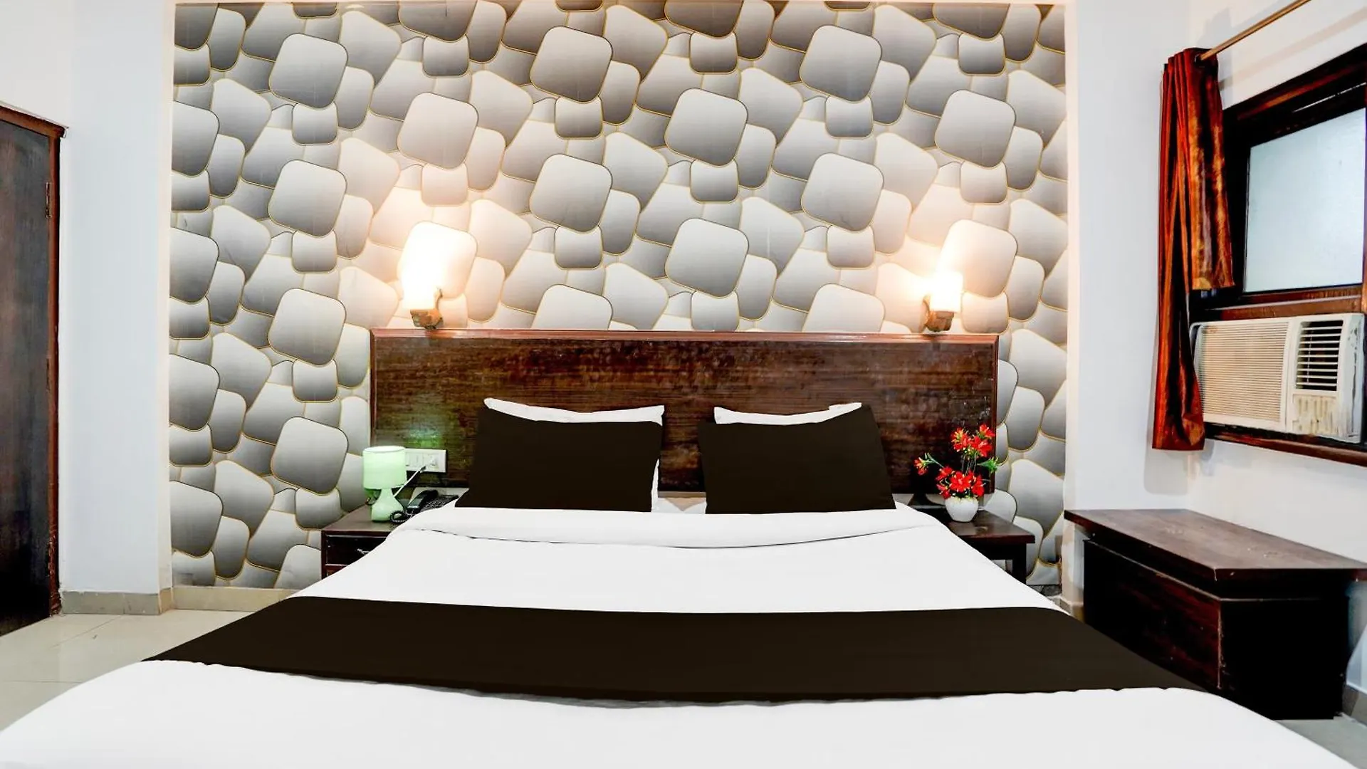 Super Collection O Tourist Complex Area Formerly Kanha Continental Agra  Hotel Agra (Uttar Pradesh)