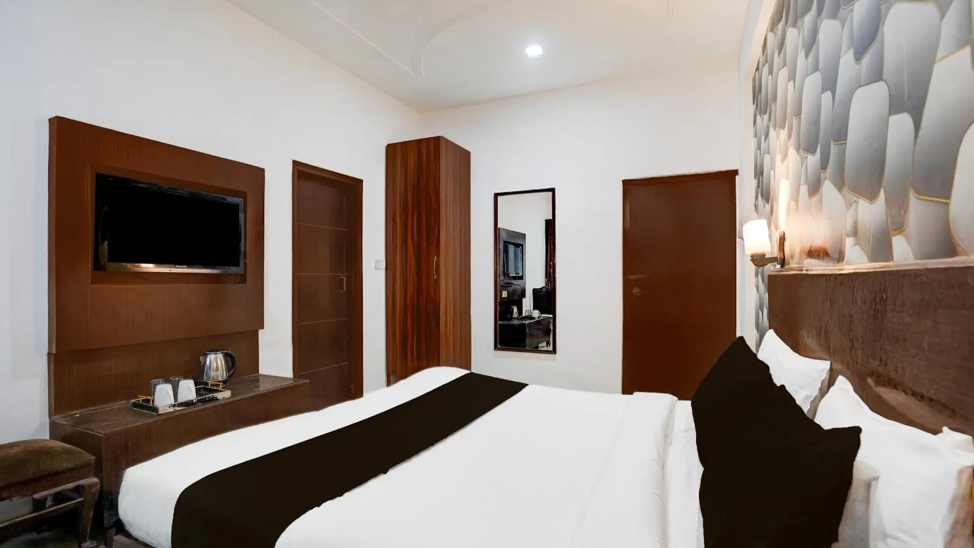 Hotel Super Collection O Tourist Complex Area Formerly Kanha Continental Agra