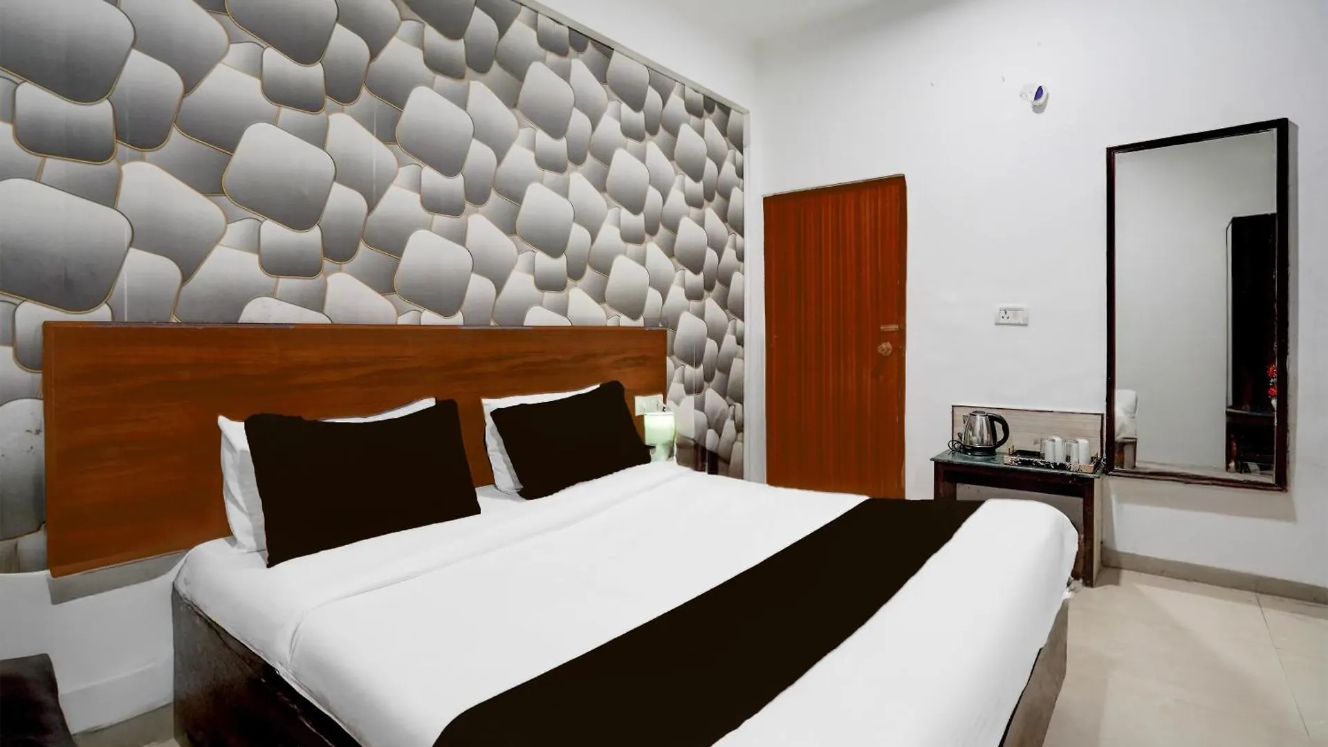 Hotel Super Collection O Tourist Complex Area Formerly Kanha Continental Agra